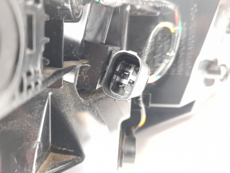 Recambio de piloto trasero izquierdo para mg zs suv (azs1) 1.5 vti referencia OEM IAM 10571681  