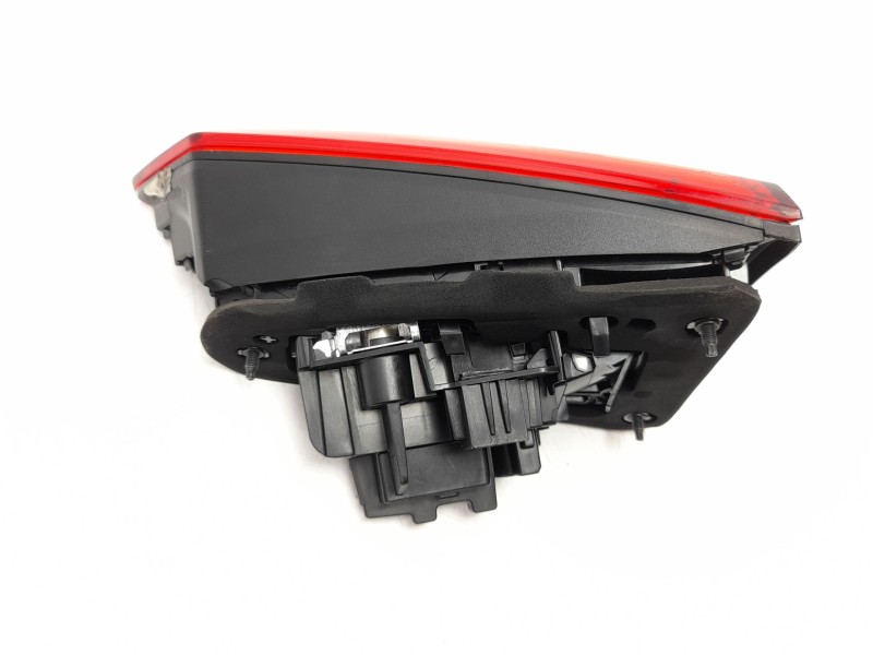 Recambio de piloto trasero derecho interior para seat arona (kj7, kjp) 1.0 tsi referencia OEM IAM 6F9945094D LLM621 104LLM621