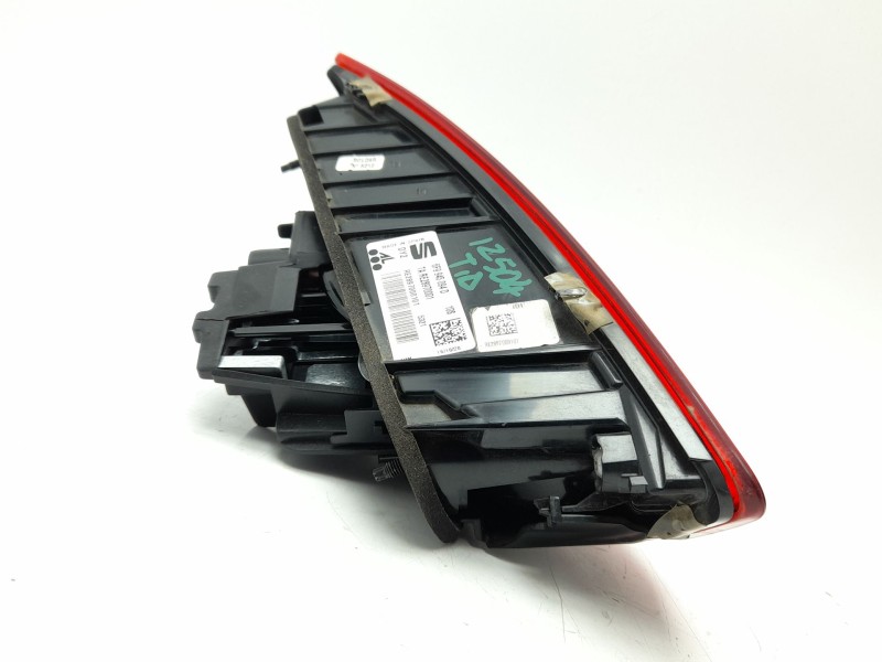 Recambio de piloto trasero derecho interior para seat arona (kj7, kjp) 1.0 tsi referencia OEM IAM 6F9945094D LLM621 104LLM621