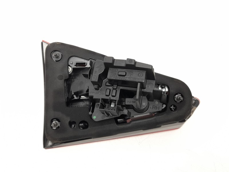 Recambio de piloto trasero derecho interior para seat arona (kj7, kjp) 1.0 tsi referencia OEM IAM 6F9945094D LLM621 104LLM621