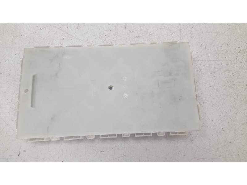 Recambio de caja reles / fusibles para bmw 2 active tourer (f45) 218 d referencia OEM IAM 938723101  