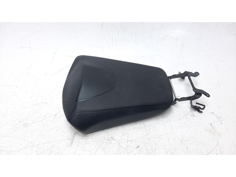 Recambio de asiento para honda nc 750 referencia OEM IAM 77300MKWD01  