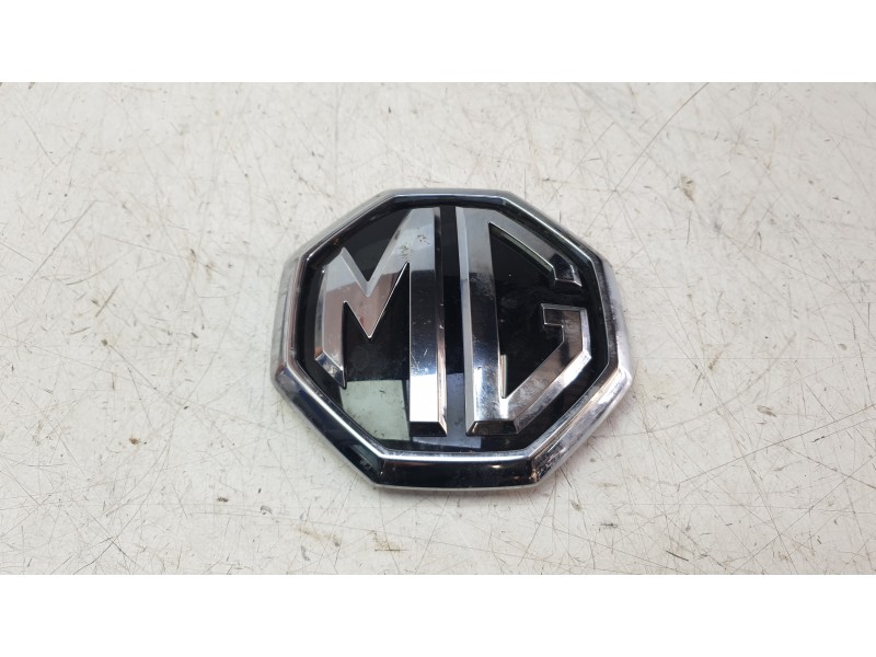 Recambio de molduras traseras para mg zs suv (azs1) 1.5 vti referencia OEM IAM 10647805  