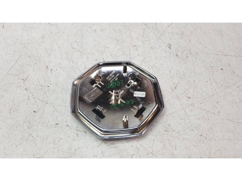 Recambio de molduras traseras para mg zs suv (azs1) 1.5 vti referencia OEM IAM 10647805  