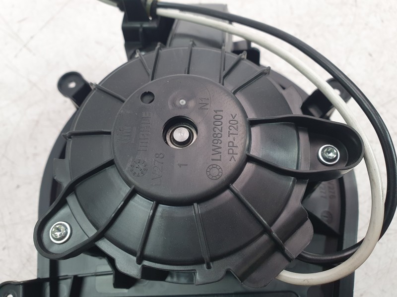 Recambio de ventilador calefaccion para opel insignia b grand sport (z18) 2.0 (68) referencia OEM IAM 39220104  