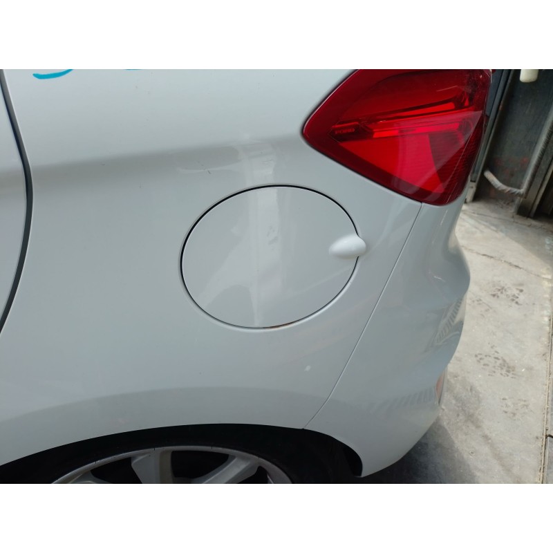 Recambio de tapa exterior combustible para ford fiesta vii (hj, hf) 1.0 ecoboost referencia OEM IAM   