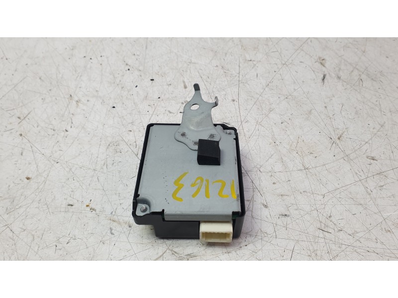 Recambio de modulo electronico para toyota corolla station wagon (_e21_) 2.0 hybrid (mzeh12) referencia OEM IAM 897B002120  