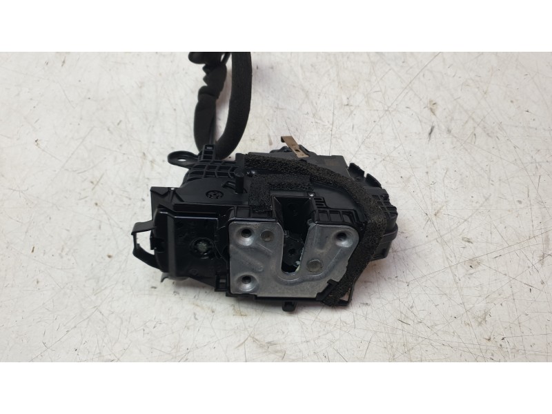 Recambio de cerradura puerta trasera derecha para renault clio v (b7_) tce 90 (b7mt) referencia OEM IAM 825007311R  