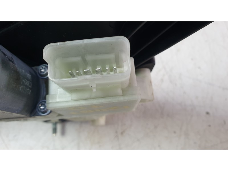 Recambio de elevalunas trasero derecho para renault clio v (b7_) tce 90 (b7mt) referencia OEM IAM 827209773R  