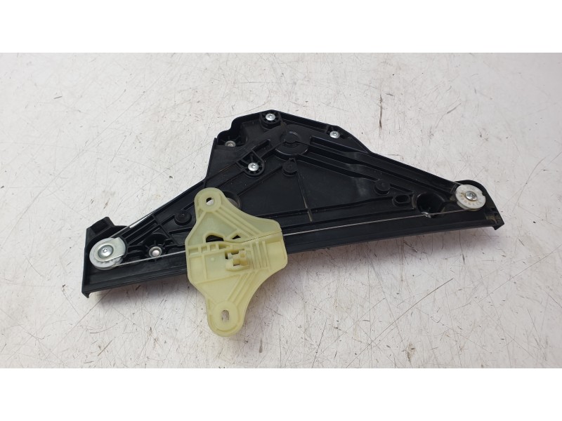 Recambio de elevalunas trasero derecho para renault clio v (b7_) tce 90 (b7mt) referencia OEM IAM 827209773R  