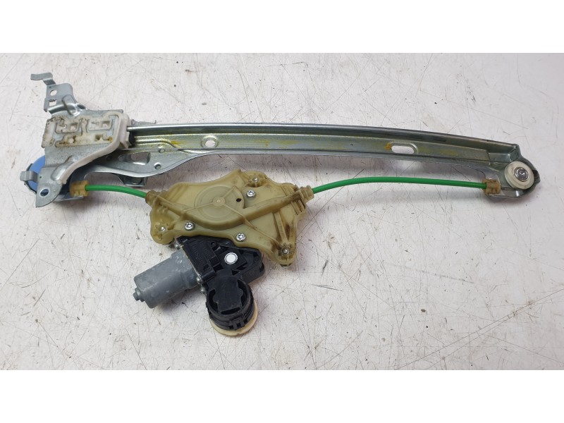 Recambio de elevalunas trasero izquierdo para toyota corolla station wagon (_e21_) 2.0 hybrid (mzeh12) referencia OEM IAM 698400