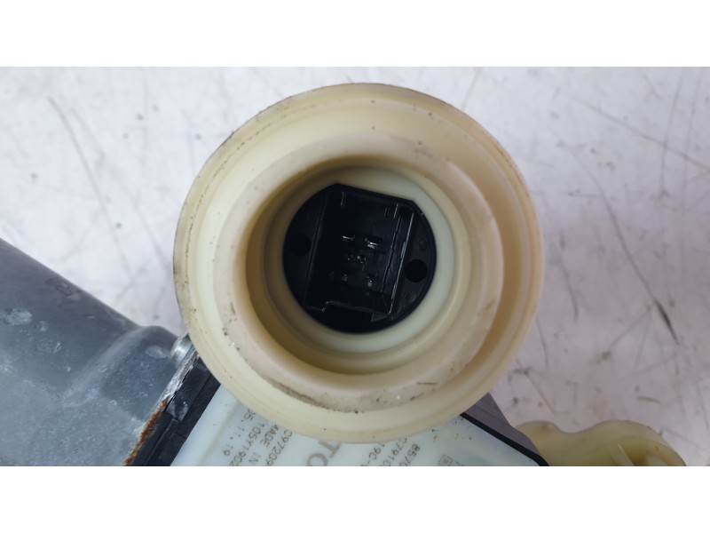 Recambio de elevalunas trasero izquierdo para toyota corolla station wagon (_e21_) 2.0 hybrid (mzeh12) referencia OEM IAM 698400