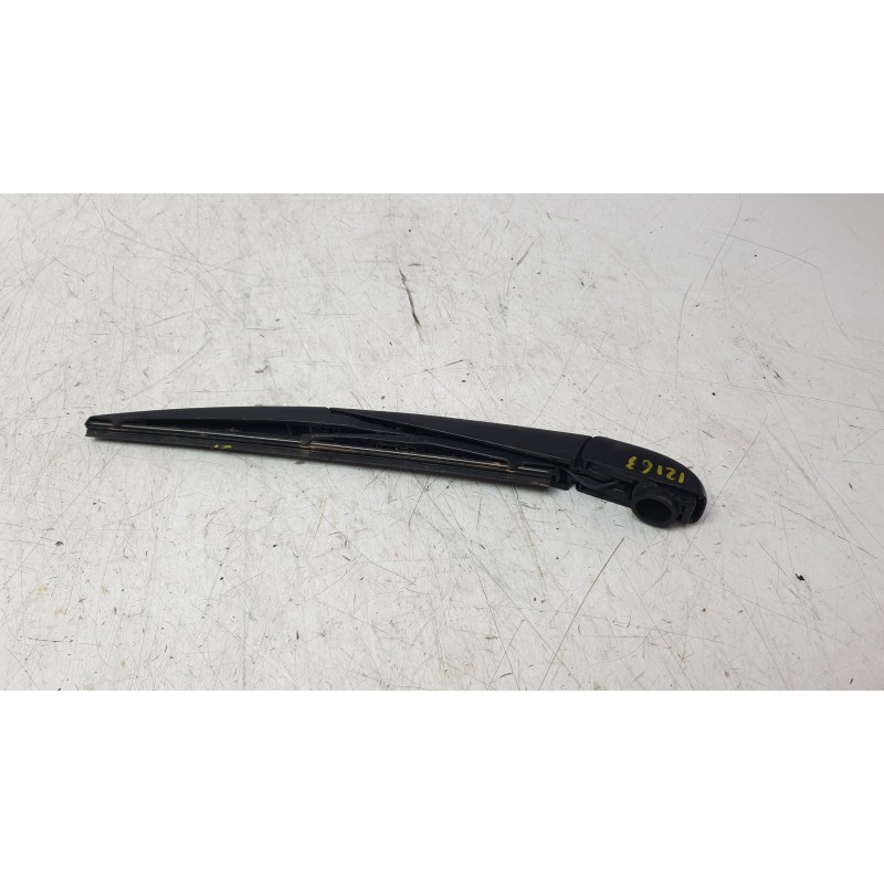 Recambio de brazo limpia trasero para toyota corolla station wagon (_e21_) 2.0 hybrid (mzeh12) referencia OEM IAM 8524102090  
