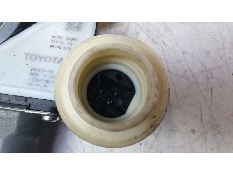 Recambio de elevalunas trasero derecho para toyota corolla station wagon (_e21_) 2.0 hybrid (mzeh12) referencia OEM IAM 69830026