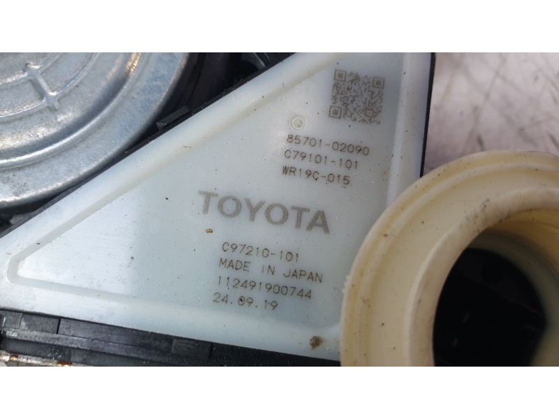 Recambio de elevalunas trasero derecho para toyota corolla station wagon (_e21_) 2.0 hybrid (mzeh12) referencia OEM IAM 69830026