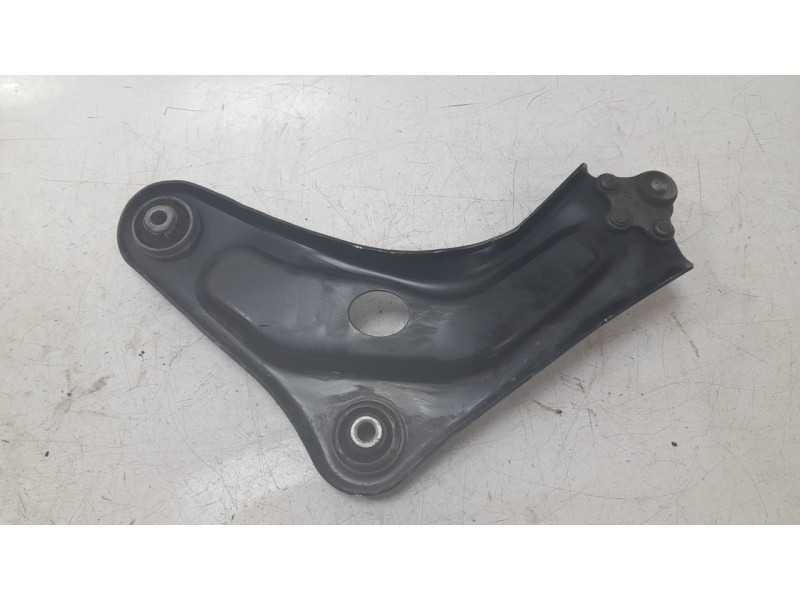 Recambio de brazo suspension inferior delantero izquierdo para citroën c3 aircross ii van (2c_, 2r_) puretech 82 referencia OEM 