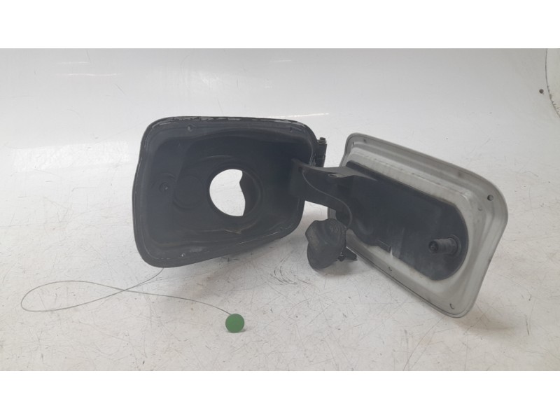 Recambio de tapa exterior combustible para bmw 2 active tourer (f45) 218 d referencia OEM IAM 51177302268  