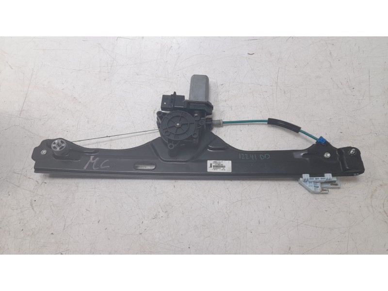 Recambio de elevalunas delantero derecho para bmw 2 active tourer (f45) 218 d referencia OEM IAM 51337490192  106063716