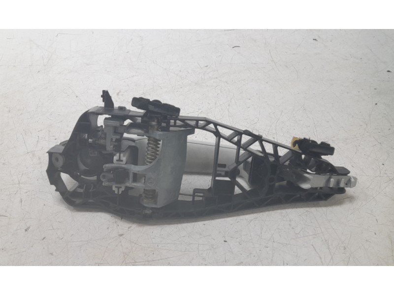 Recambio de maneta exterior delantera derecha para bmw 2 active tourer (f45) 218 d referencia OEM IAM 7401210  