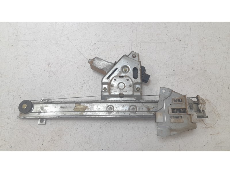 Recambio de elevalunas trasero derecho para mitsubishi montero iii (v7_w, v6_w) 3.2 di-d (v68w, v78w) referencia OEM IAM MN11706