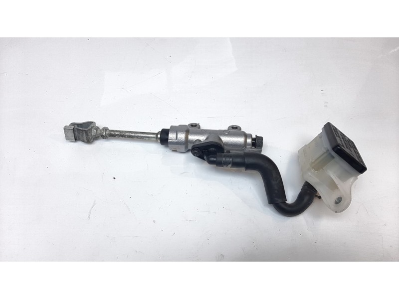 Recambio de bomba freno para honda nc 750 referencia OEM IAM 43510MKWD01  