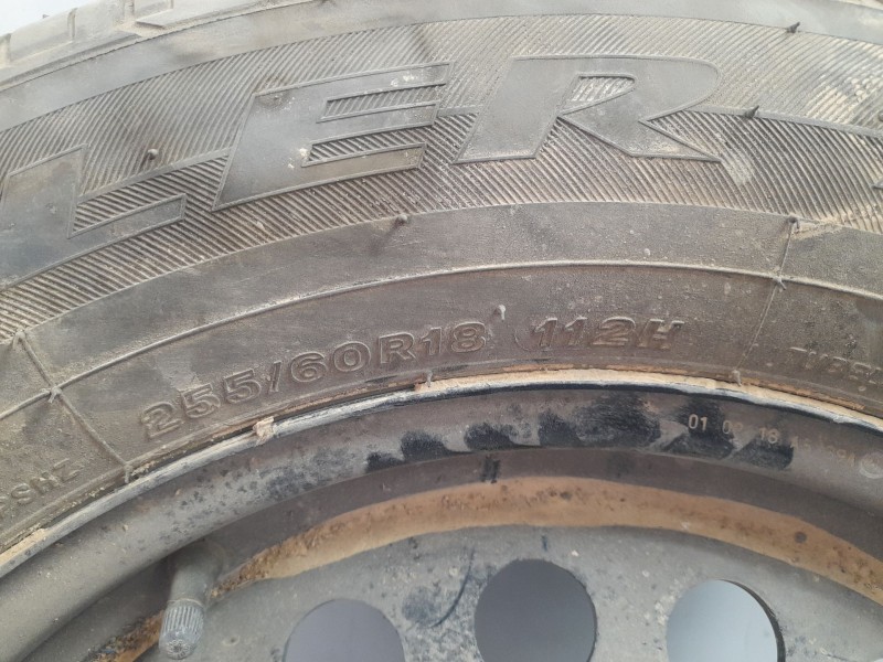 Recambio de neumatico repuesto para volkswagen amarok referencia OEM IAM 2556018  