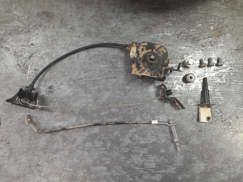 Recambio de neumatico repuesto para volkswagen amarok referencia OEM IAM 2556018  