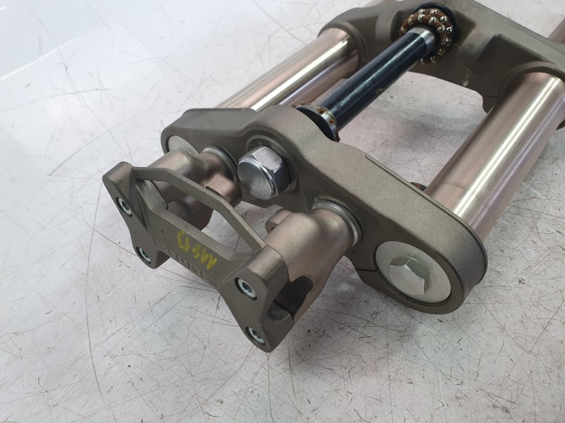 Recambio de tija para zontes motorcycles zt125 -u referencia OEM IAM 1111200-031000  