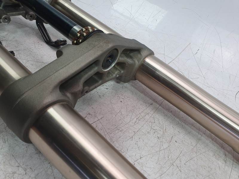 Recambio de tija para zontes motorcycles zt125 -u referencia OEM IAM 1111200-031000  