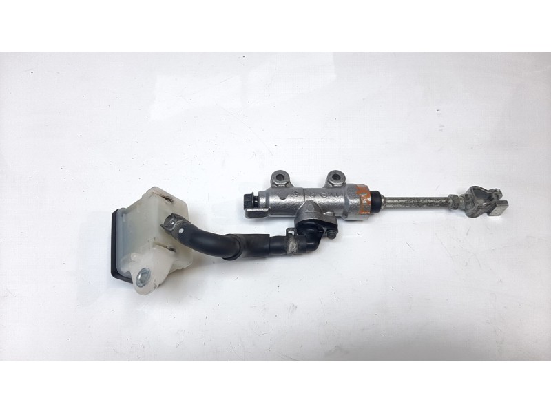 Recambio de bomba freno para honda nc 750 referencia OEM IAM 43510MKWD01  