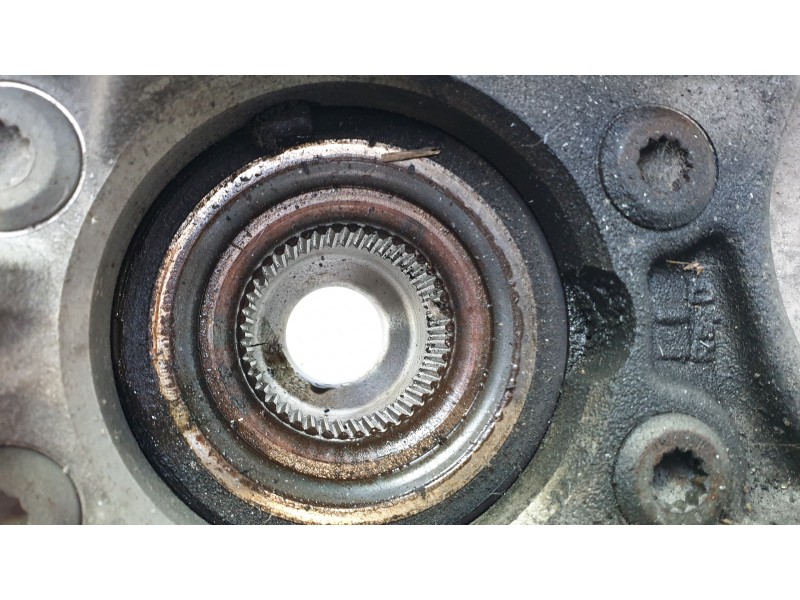 Recambio de mangueta trasera derecha para porsche macan (95b) 3.0 s referencia OEM IAM 95B505432BY  