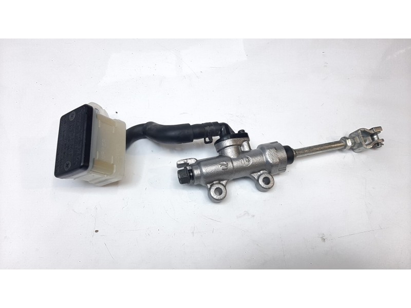Recambio de bomba freno para honda nc 750 referencia OEM IAM 43510MKWD01  