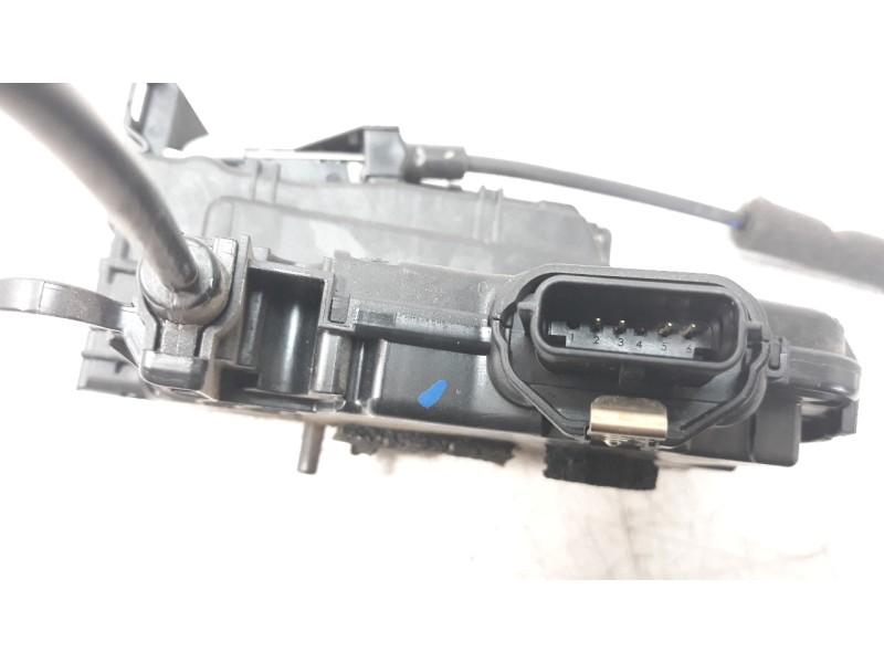 Recambio de cerradura puerta trasera derecha para renault captur limited referencia OEM IAM 805027072R  