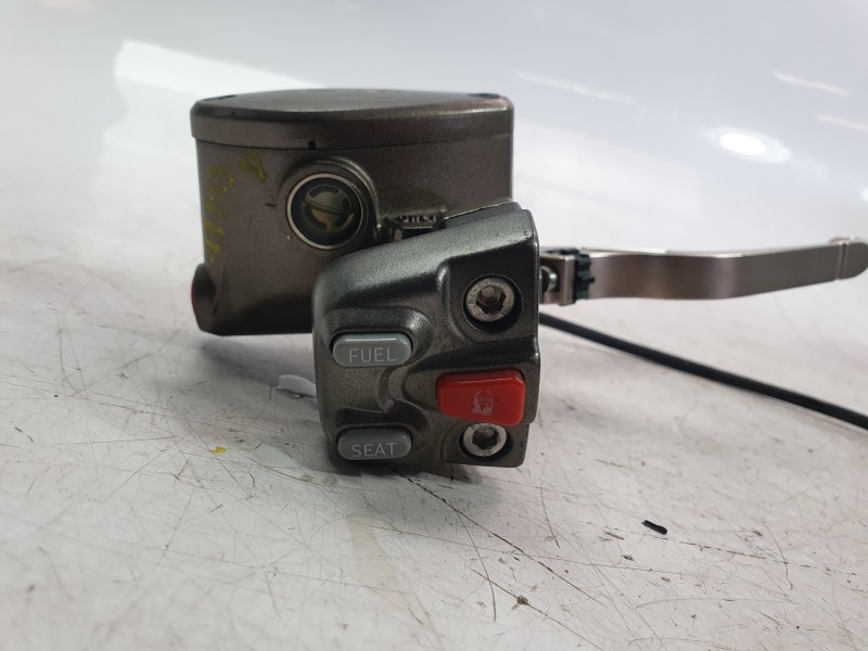 Recambio de bomba freno delantera para zontes motorcycles zt125 -u referencia OEM IAM 1100300-044000  