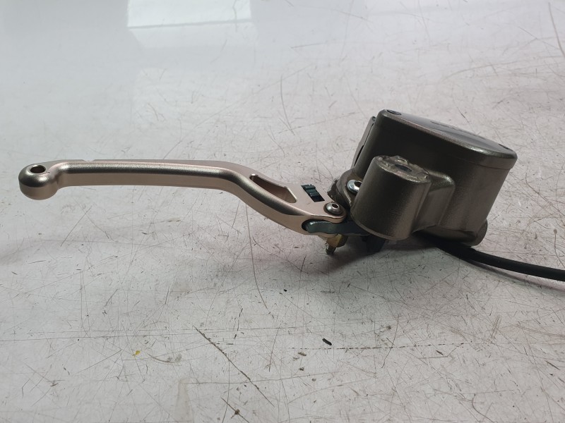 Recambio de bomba freno delantera para zontes motorcycles zt125 -u referencia OEM IAM 1100300-044000  