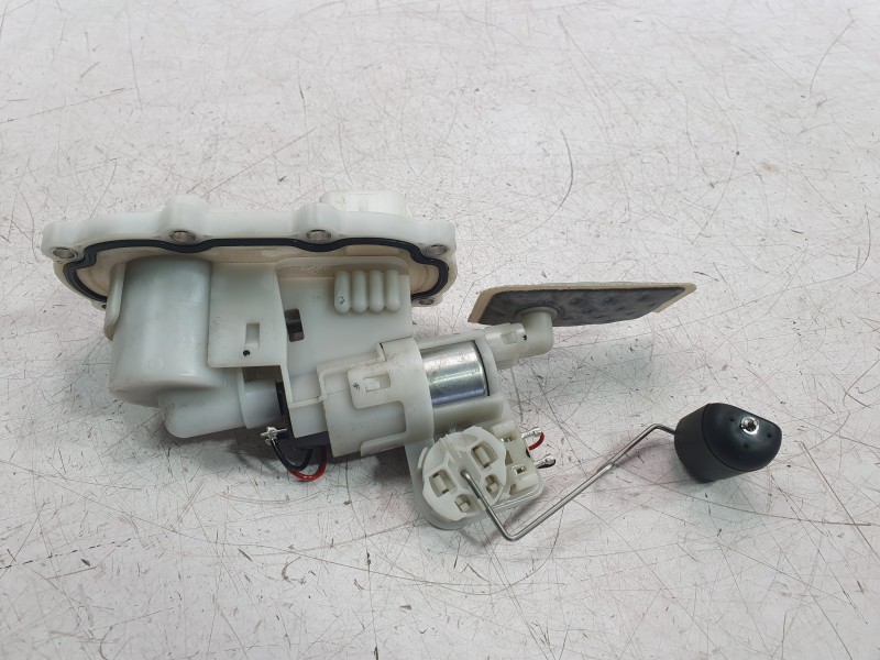 Recambio de bomba combustible para zontes motorcycles zt125 -u referencia OEM IAM 1050906-004000  