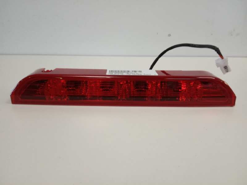 Recambio de luz central de freno para kia stonic (ybcuv) spirit referencia OEM IAM 92700H8400  