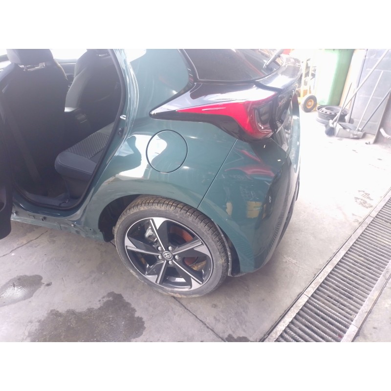 Recambio de amortiguador trasero izquierdo para toyota yaris (_p21_, _pa1_, _ph1_) 1.5 hybrid (mxph10) referencia OEM IAM   