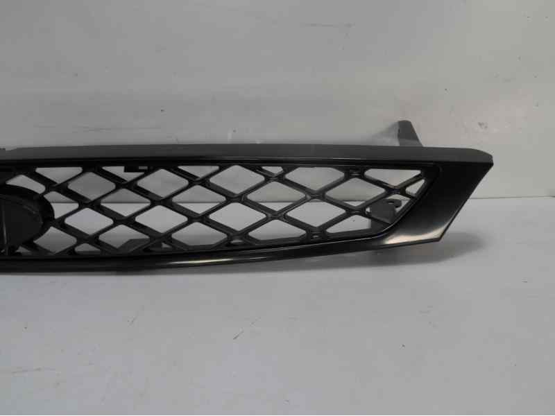 Recambio de rejilla delantera para ford focus berlina (cak) referencia OEM IAM 1744364 107103005 FD4222001