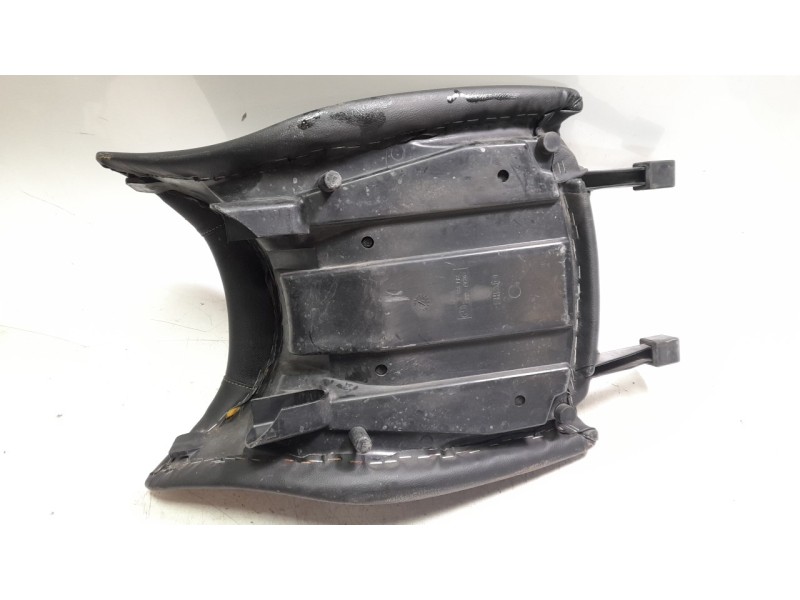 Recambio de asiento para bmw r 850 r 850 r (r259) referencia OEM IAM 52537658538  