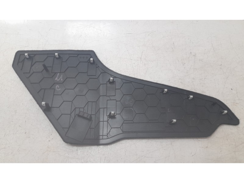 Recambio de moldura para tesla model 3 ev referencia OEM IAM 156149300A  