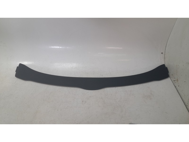 Recambio de moldura para tesla model 3 ev referencia OEM IAM 108339080  