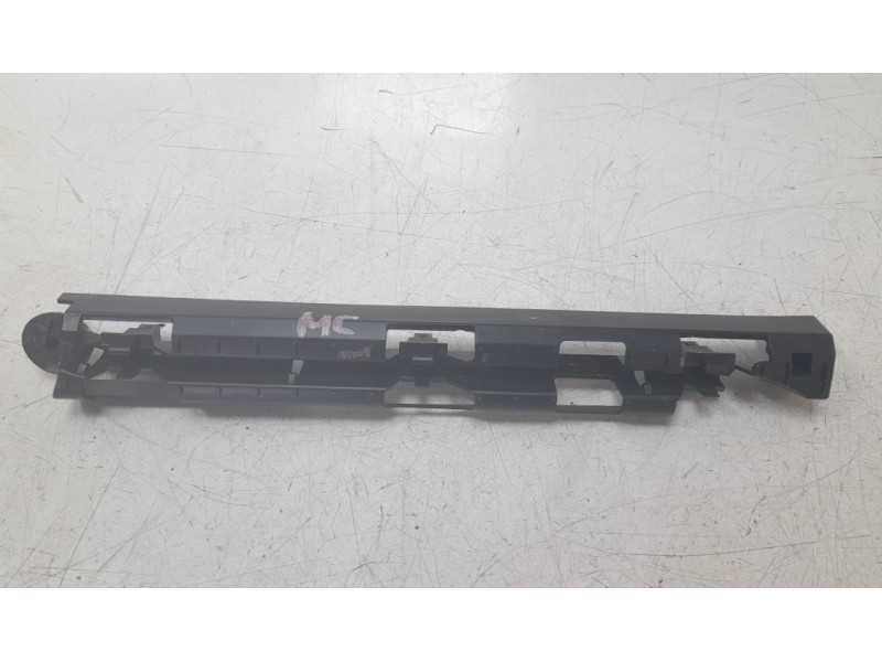 Recambio de moldura para tesla model 3 ev referencia OEM IAM 161859800A  
