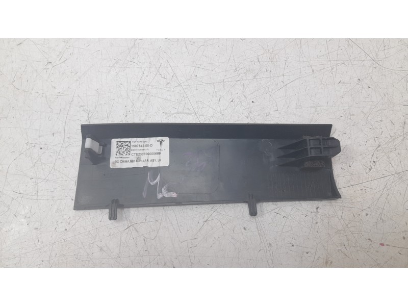 Recambio de moldura para tesla model 3 ev referencia OEM IAM 159764300D  