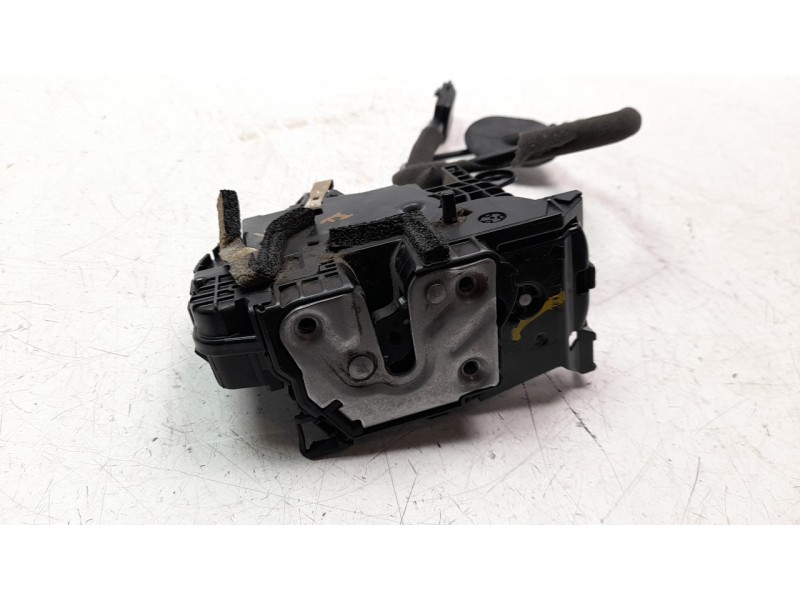Recambio de cerradura puerta trasera izquierda para renault captur limited referencia OEM IAM 805034742R CRDREN4742 