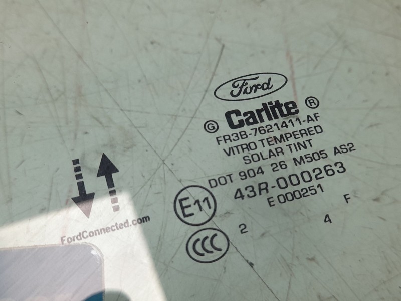 Recambio de luna delantera izquierda para ford mustang convertible gt referencia OEM IAM FR3B7621411AF  