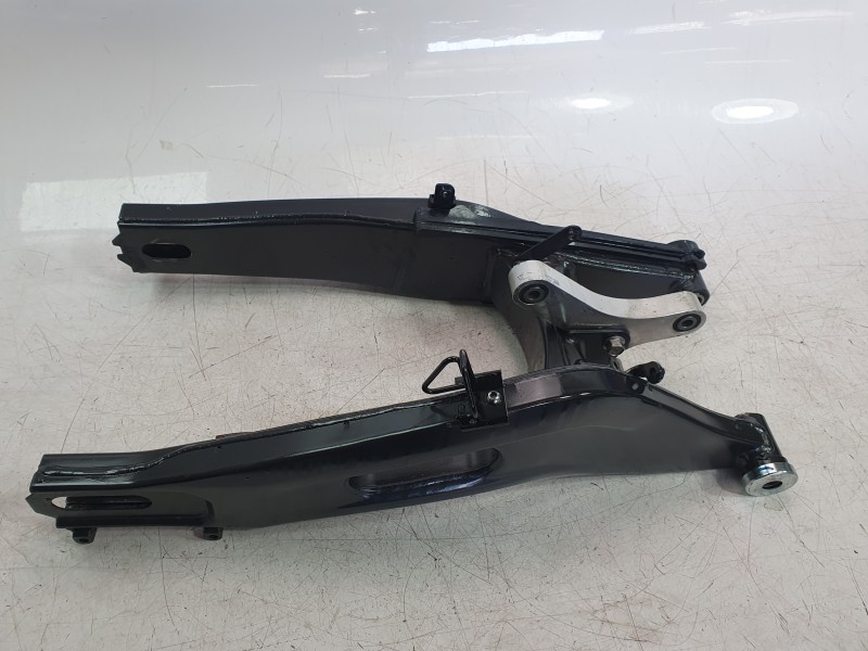 Recambio de basculante para yamaha yzf-r 7 yzf-r 7 referencia OEM IAM BEB2211001P0  