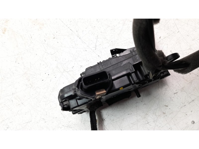 Recambio de cerradura puerta trasera izquierda para renault captur limited referencia OEM IAM 805034742R CRDREN4742 