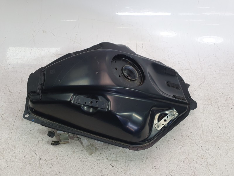 Recambio de deposito combustible para yamaha yzf-r 7 yzf-r 7 referencia OEM IAM BEB241100000  