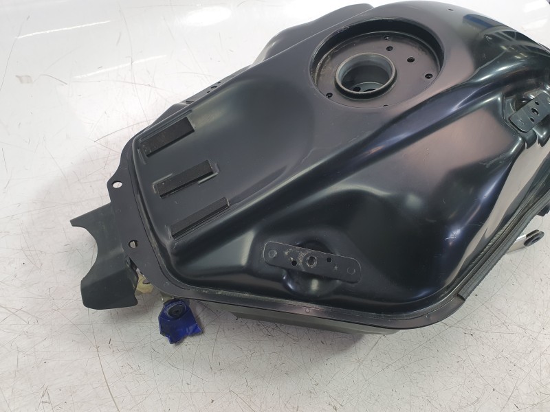 Recambio de deposito combustible para yamaha yzf-r 7 yzf-r 7 referencia OEM IAM BEB241100000  